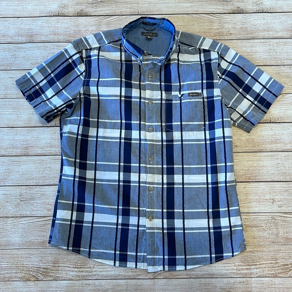 EUC men's size medium Eddie Bauer short-sleeve plaid cotton shirt